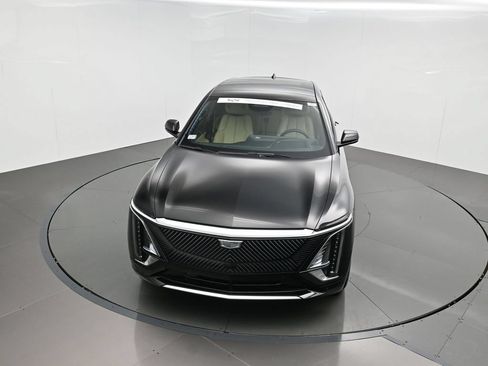 Used 2026 Cadillac Lyriq Signature Luxury AWD/4WD image 36