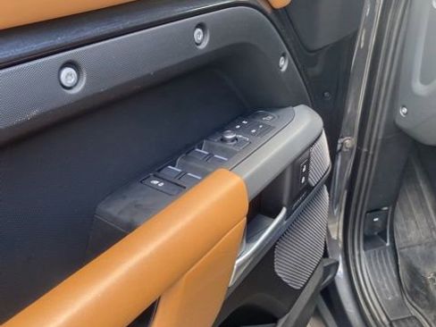 Used 2022 Land Rover Defender 110 X AWD/4WD image 13