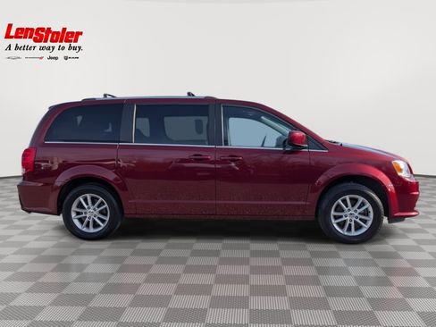 Used 2019 Dodge Grand Caravan SXT image 6