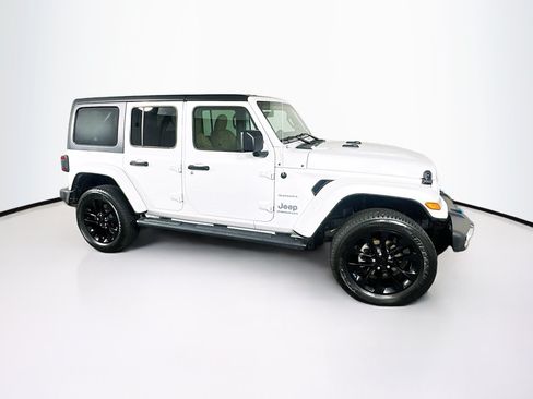 Used 2023 Jeep Wrangler Unlimited Sahara w/ Cold Weather Group AWD/4WD image 10