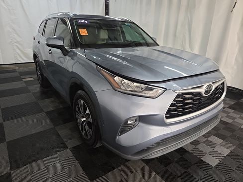 Used 2020 Toyota Highlander XLE FWD image 7