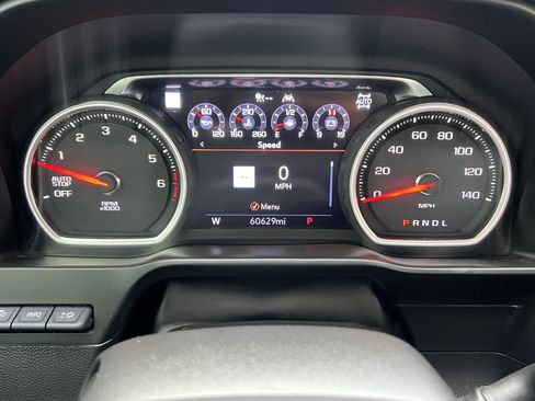 Used 2020 Chevrolet Silverado 1500 High Country w/ Technology Package AWD/4WD image 29