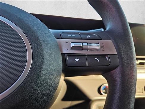 New 2026 Hyundai Kona SE image 14