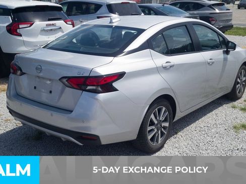 Used 2024 Nissan Versa SV FWD image 3