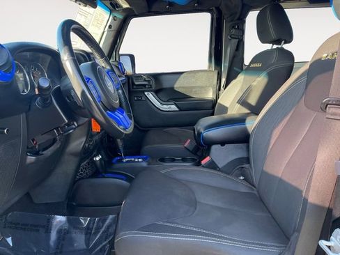 Used 2015 Jeep Wrangler Sahara w/ Connectivity Group image 9