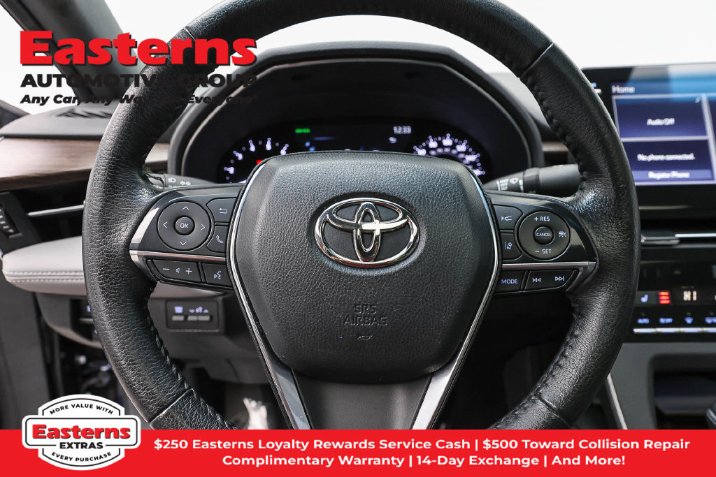 Used 2022 Toyota Avalon XLE w/ Moonroof Package FWD image 11
