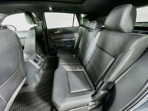 Used 2023 Volkswagen Atlas Cross Sport SE FWD image 24