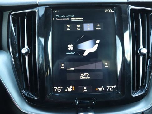 Used 2018 Volvo XC60 T6 Momentum w/ Convenience Package image 34