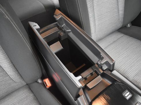 Used 2022 Nissan Rogue SV image 24