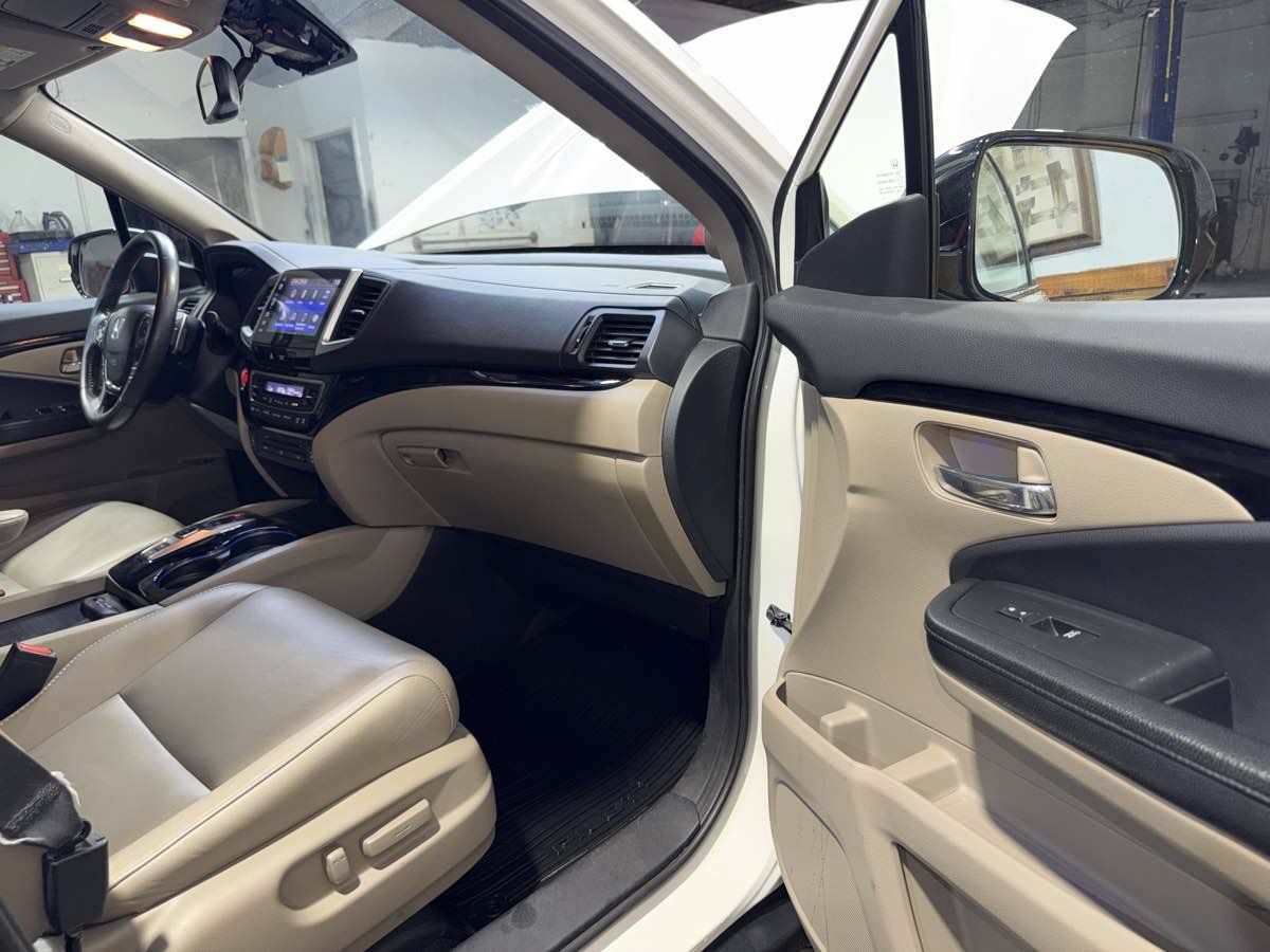 Used 2017 Honda Pilot Touring image 28
