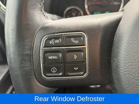 Used 2017 Jeep Wrangler Unlimited Sahara w/ Connectivity Group AWD/4WD image 14