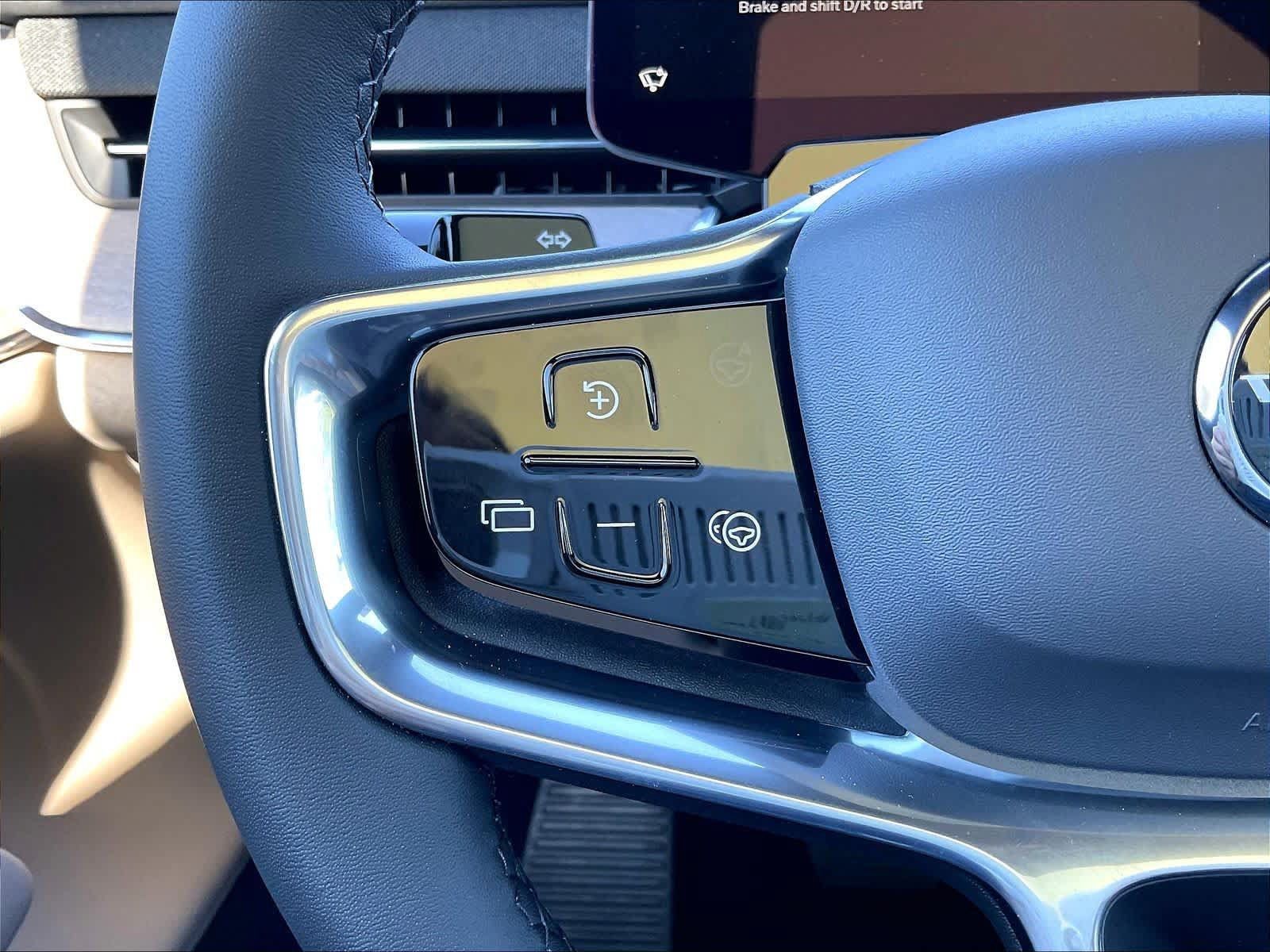 New 2026 Volvo EX90 Plus RWD image 17