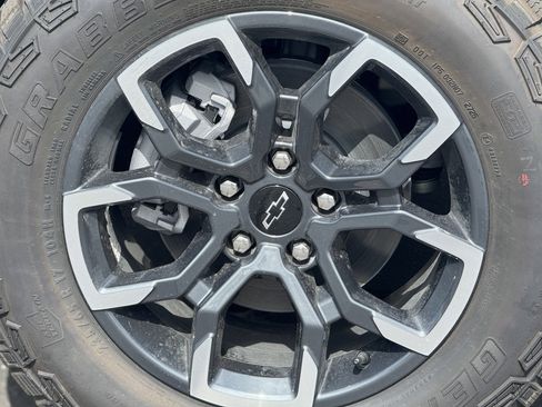 New 2026 Chevrolet Equinox ACTIV w/ LPO, Floor Liner Package image 8