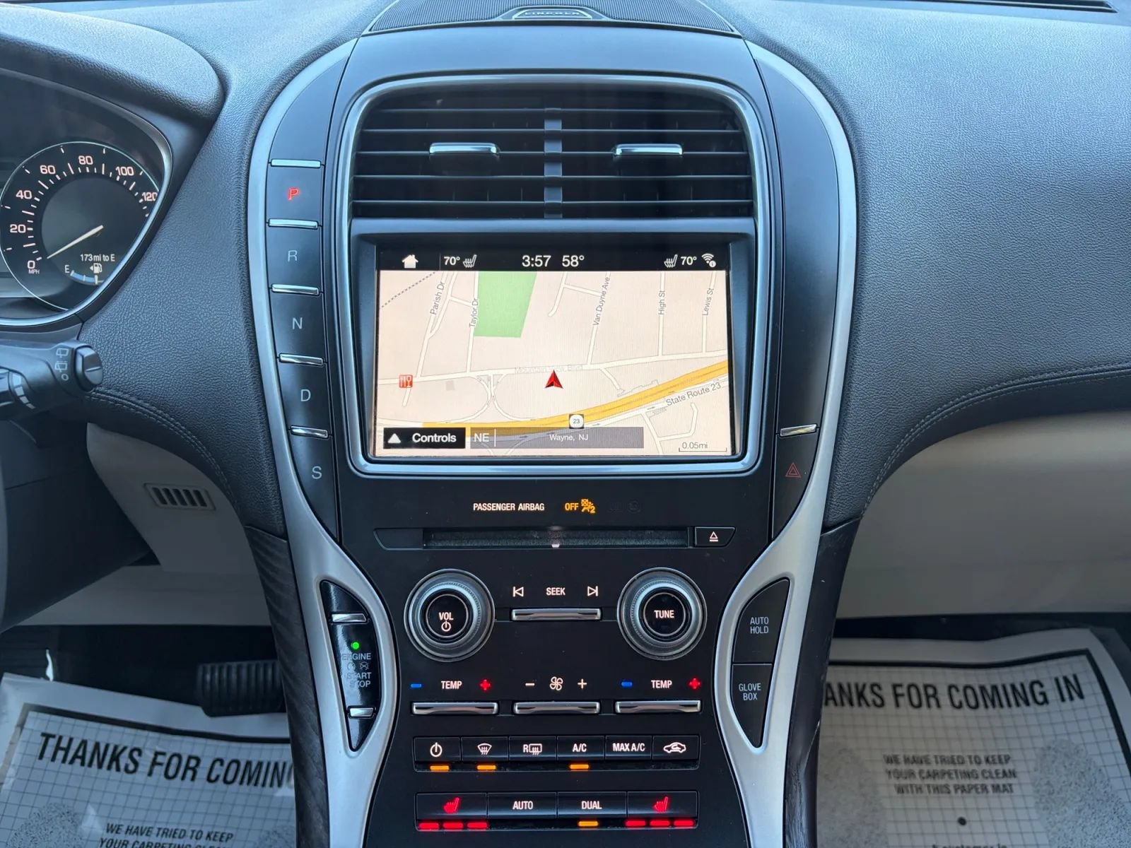 Used 2017 Lincoln MKX Select w/ Select Plus Package AWD/4WD image 23