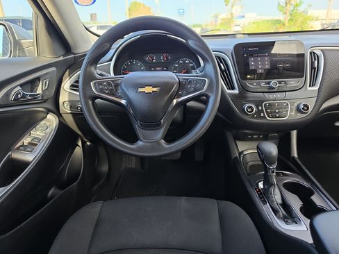 Used 2024 Chevrolet Malibu LT FWD image 9