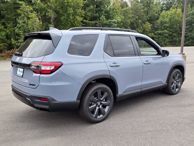 New 2026 Honda Pilot Sport image 3