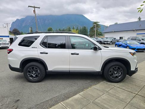 Used 2023 Honda Pilot TrailSport image 5