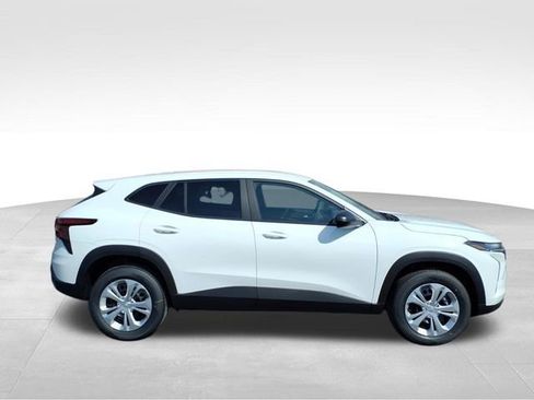 New 2026 Chevrolet Trax LS FWD image 2