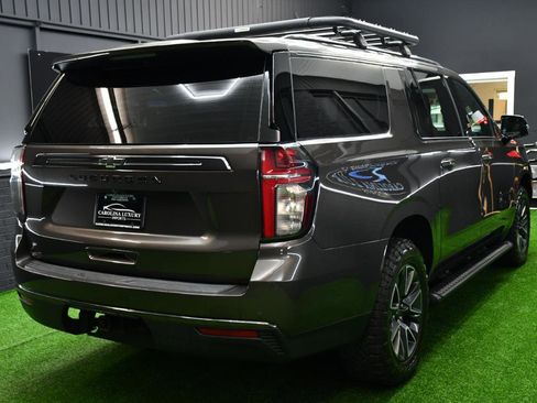 Used 2021 Chevrolet Suburban Z71 w/ Luxury Package image 4