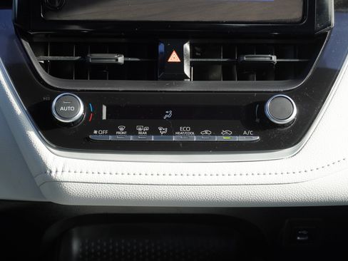 Certified 2024 Toyota Corolla SE image 31