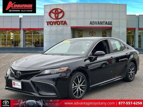 Used 2024 Toyota Camry SE FWD image 4