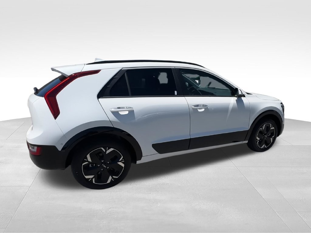 New 2026 Kia Niro Wave w/ Wave Preserve Package FWD image 8