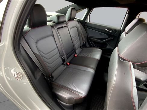 Used 2025 Volkswagen Jetta GLI Autobahn FWD image 19