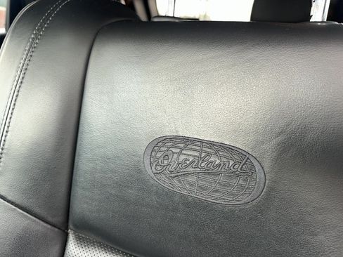 Used 2020 Jeep Grand Cherokee Overland AWD/4WD image 19