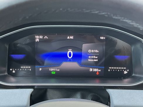 Used 2025 Volkswagen Jetta SE image 37