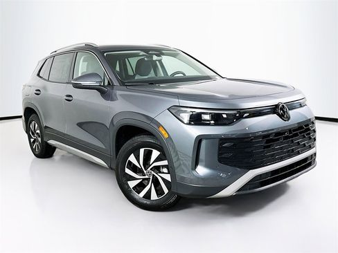 New 2025 Volkswagen Tiguan S image 1