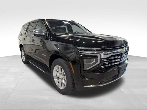 Used 2025 Chevrolet Tahoe Premier AWD/4WD image 3