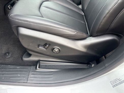 New 2026 Chrysler Pacifica Select FWD image 18