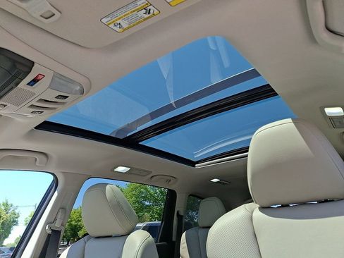 Used 2022 Subaru Ascent Limited w/ Technology Package AWD/4WD image 17