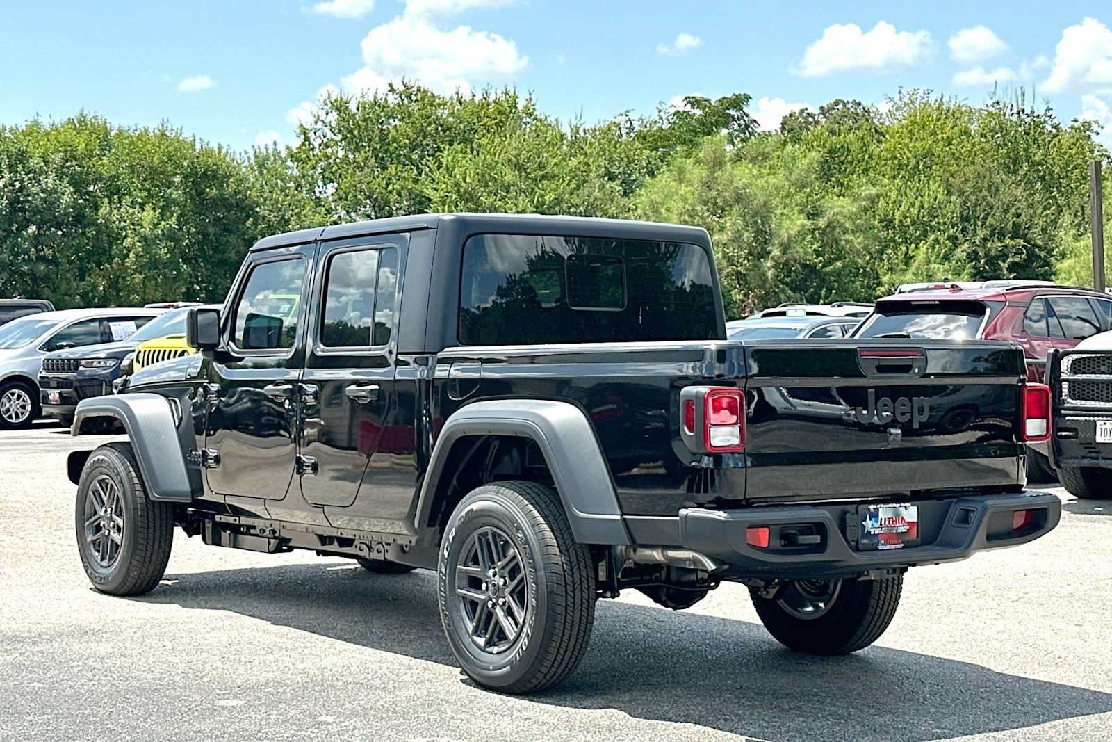 New 2026 Jeep Gladiator Sport AWD/4WD image 13