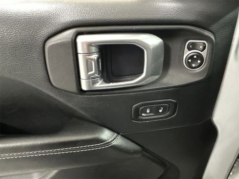 Used 2018 Jeep Wrangler Unlimited Sahara w/ Dual Top Group image 13
