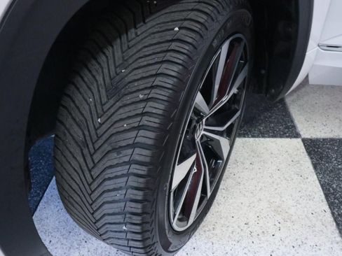 Used 2024 Volkswagen Atlas SEL Premium R-Line image 26