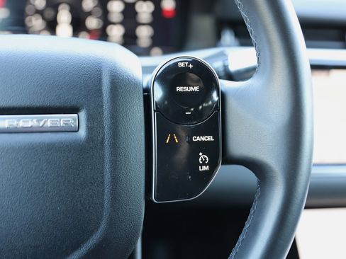 Used 2020 Land Rover Range Rover Evoque SE image 40