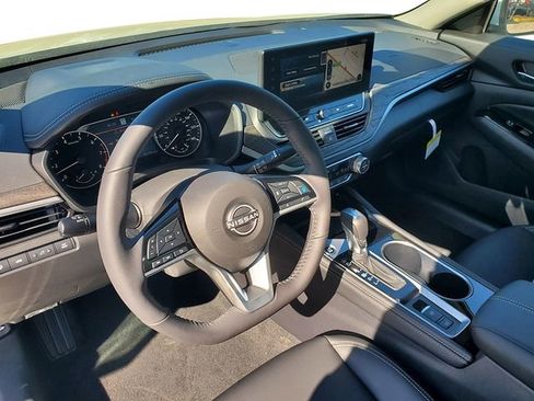 Certified 2025 Nissan Altima 2.5 SL FWD image 22