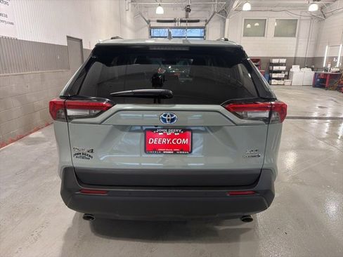 Used 2021 Toyota RAV4 XLE Premium image 4