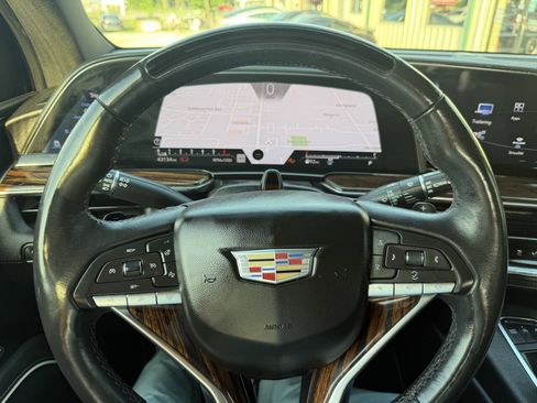 Used 2022 Cadillac Escalade Premium Luxury w/ Performance Package AWD/4WD image 31