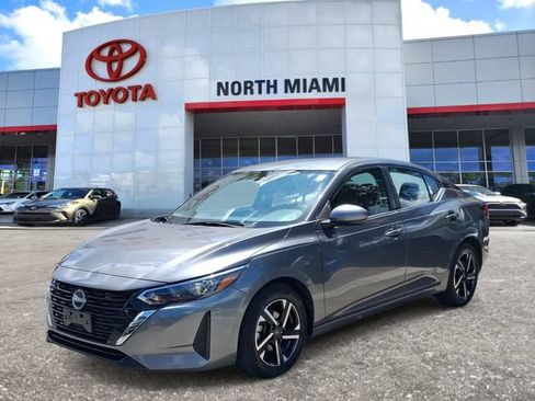 Used 2024 Nissan Sentra SV FWD image 2