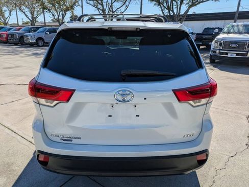 Used 2019 Toyota Highlander XLE image 5