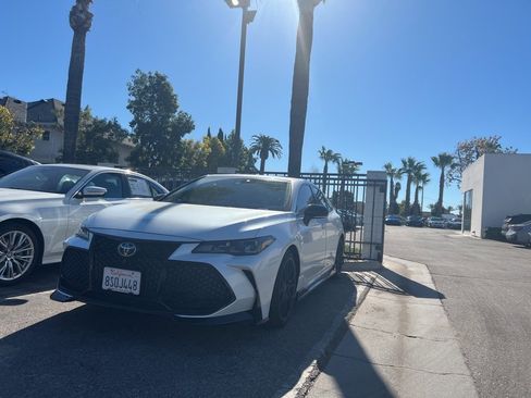 Used 2020 Toyota Avalon TRD image 2