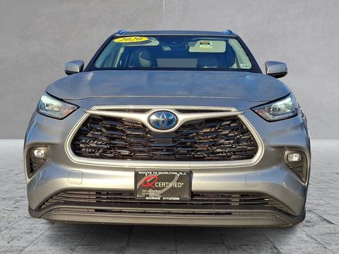 Used 2020 Toyota Highlander XLE image 3