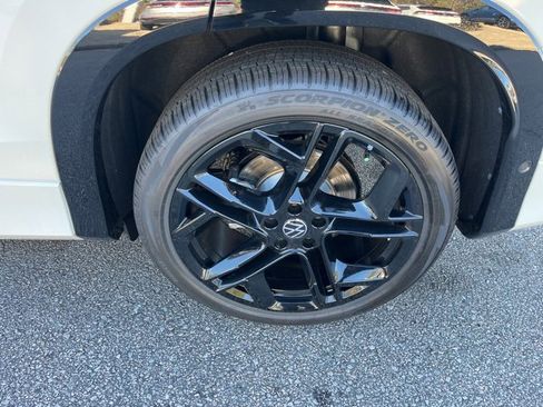 New 2026 Volkswagen Tiguan SE R-Line image 21