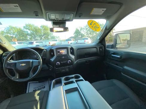 Used 2025 Chevrolet Silverado 2500 Custom w/ Custom Convenience Package AWD/4WD image 15