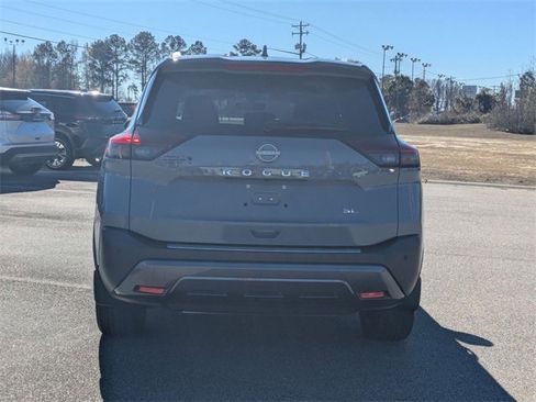 Used 2023 Nissan Rogue SL w/ SL Premium Package image 4