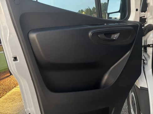 Used 2023 Mercedes-Benz Sprinter 144 Cargo image 32