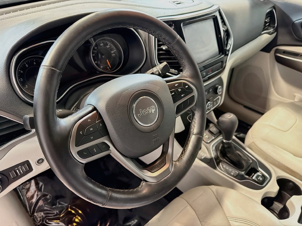 Used 2019 Jeep Cherokee Limited AWD/4WD image 11