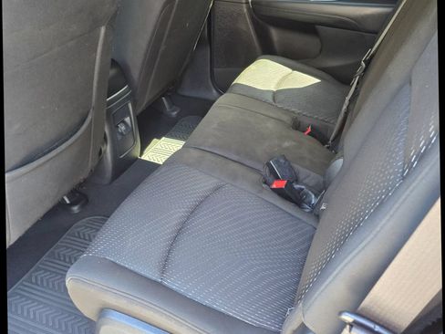 Used 2019 Dodge Journey SE w/ Blacktop Package FWD image 15